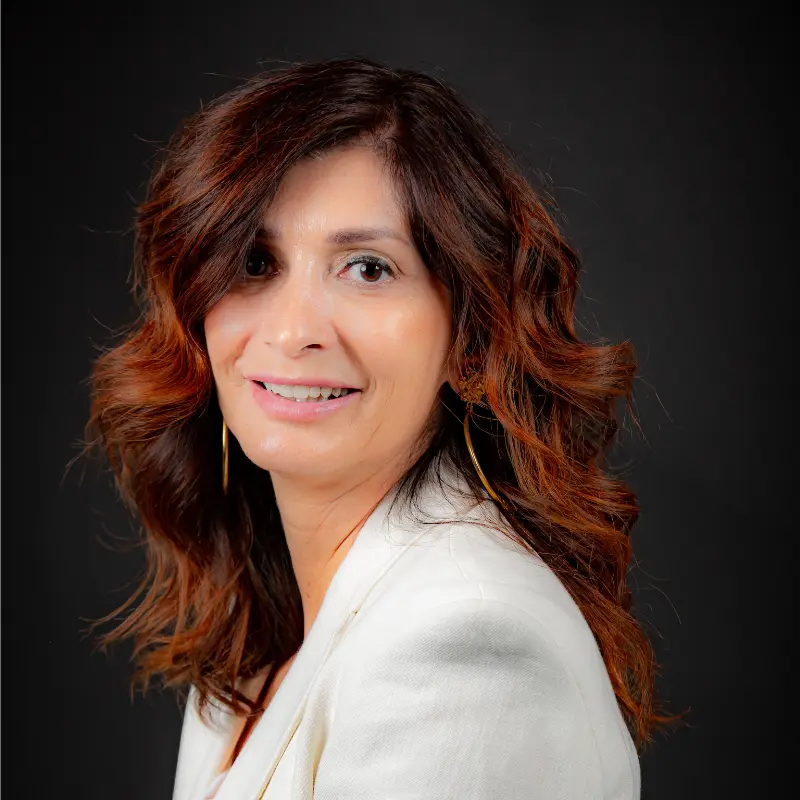 Ritratto di Daniela Righi, autrice di «Il Successo Non Basta» per Poliedricamente Edizioni ETS