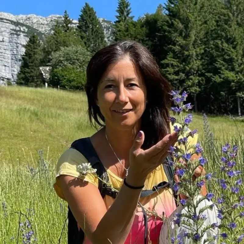 Ritratto di Sara Bertò, naturopata e coautrice di «Madre Natura Maestra» per Poliedricamente Edizioni ETS